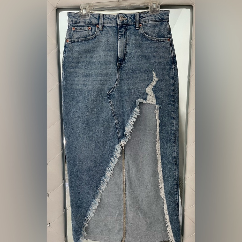 Forever 21 Premium Denim Sexy Front Slit Maxi 5 Pocket Medium Wash Skirt Size M